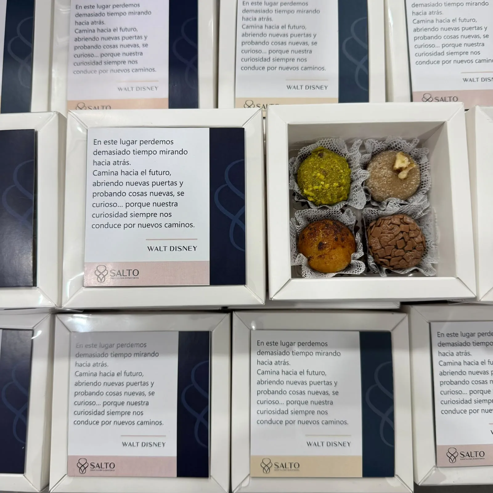 Cajita personalizada para empresa — CocoaMont